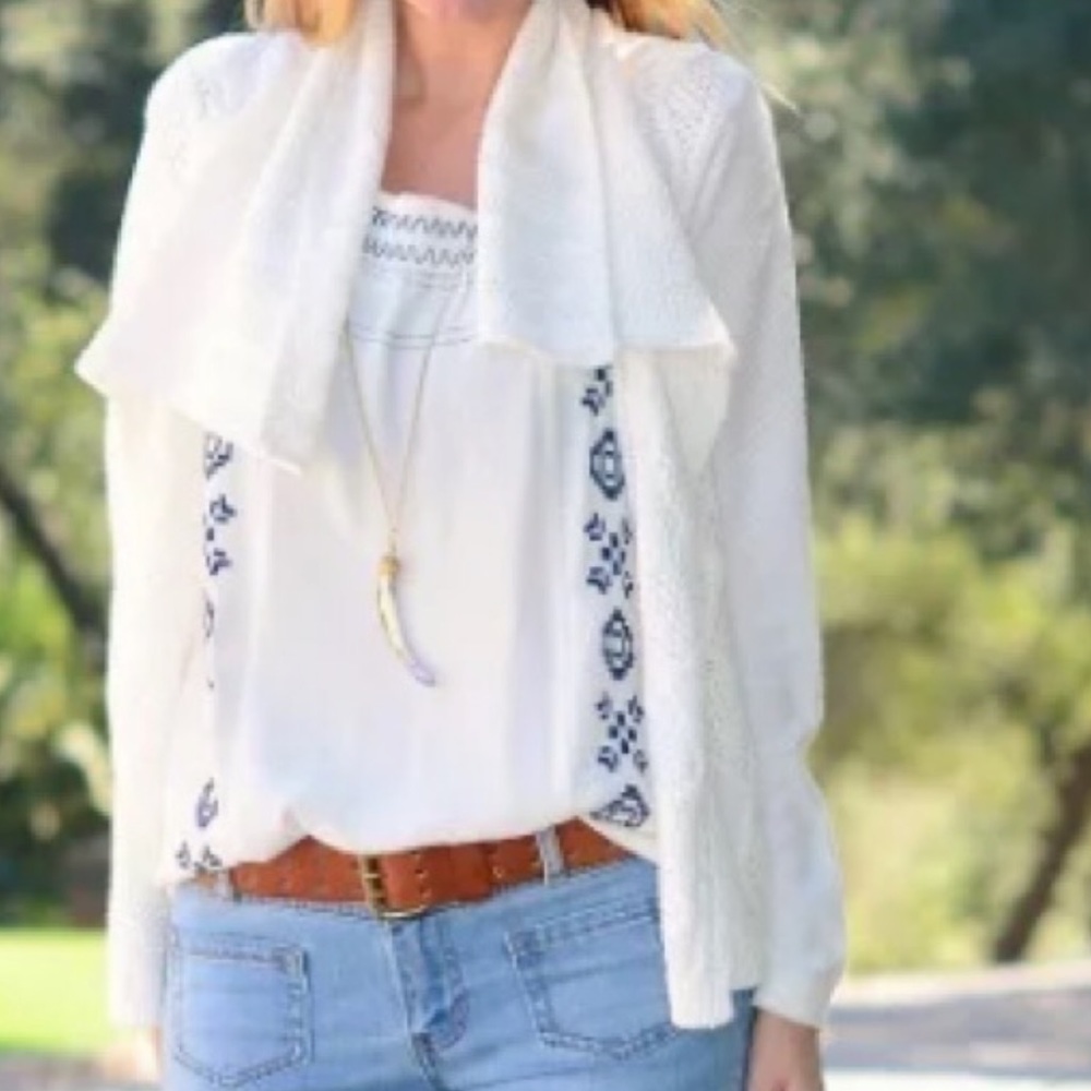 Beautiful NEW White Cotton Knit CABi Open Sweater